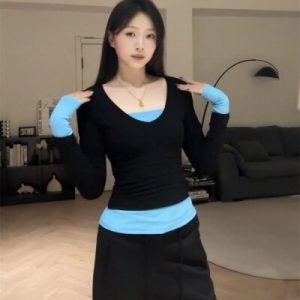 26010141 브이 배색 티셔츠