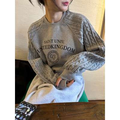 26010254 라운드 레터링 꽈배기 맨투맨