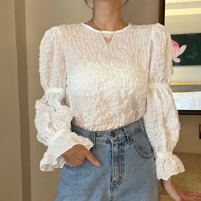 26030058 라운드 퍼프 블라우스