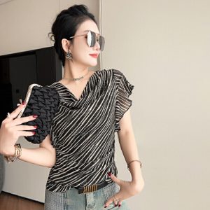26060178 [청순글램] 카울넥 셔링 스트라이프 티셔츠 핫걸 룩북
