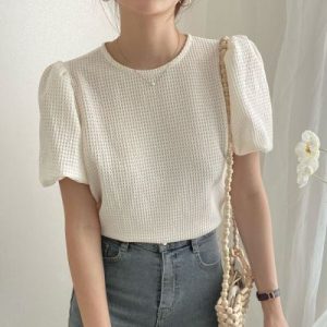 26070049 [청순룩] 퍼프 소매 라운드넥 블라우스