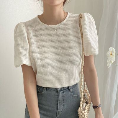26070049 [청순룩] 퍼프 소매 라운드넥 블라우스