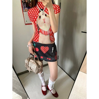 26070292 [시크] 빈티지 레드 도트 하이넥 플리츠 티셔츠