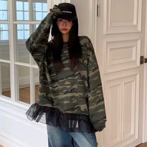 26080061 26080061 라운드 넥 카모플라주 오버핏 스웻셔츠