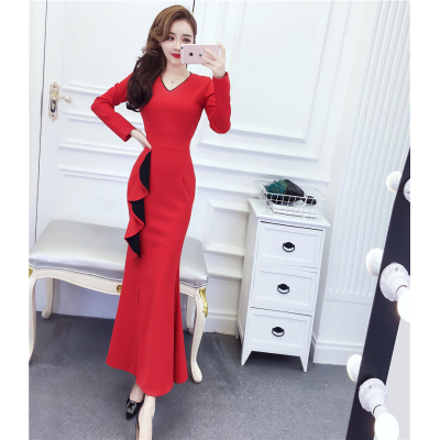 26080067 [실사] V넥 배색 레이디라이크 슬릿 셔링 머메이드 롱 원피스
