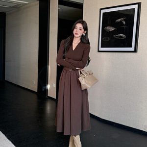 26080170 빈티지 모던 카키 플리츠 벨티드 롱 원피스