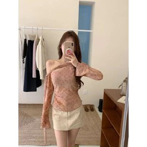 26090139 언발 어깨트임  시스루 도트 블라우스