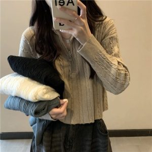 26090182 26090182 하프집업 케이블 꽈배기 반하이넥 니트 스웨터