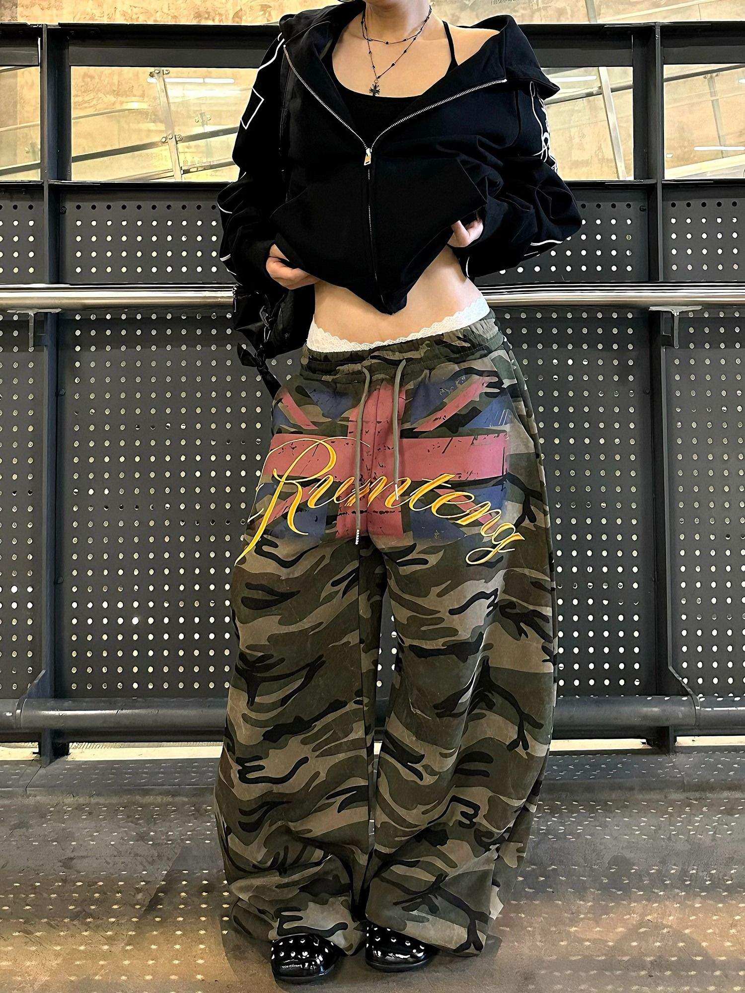 빈티지 카모 유니언잭 레터링 와이드 조거 팬츠