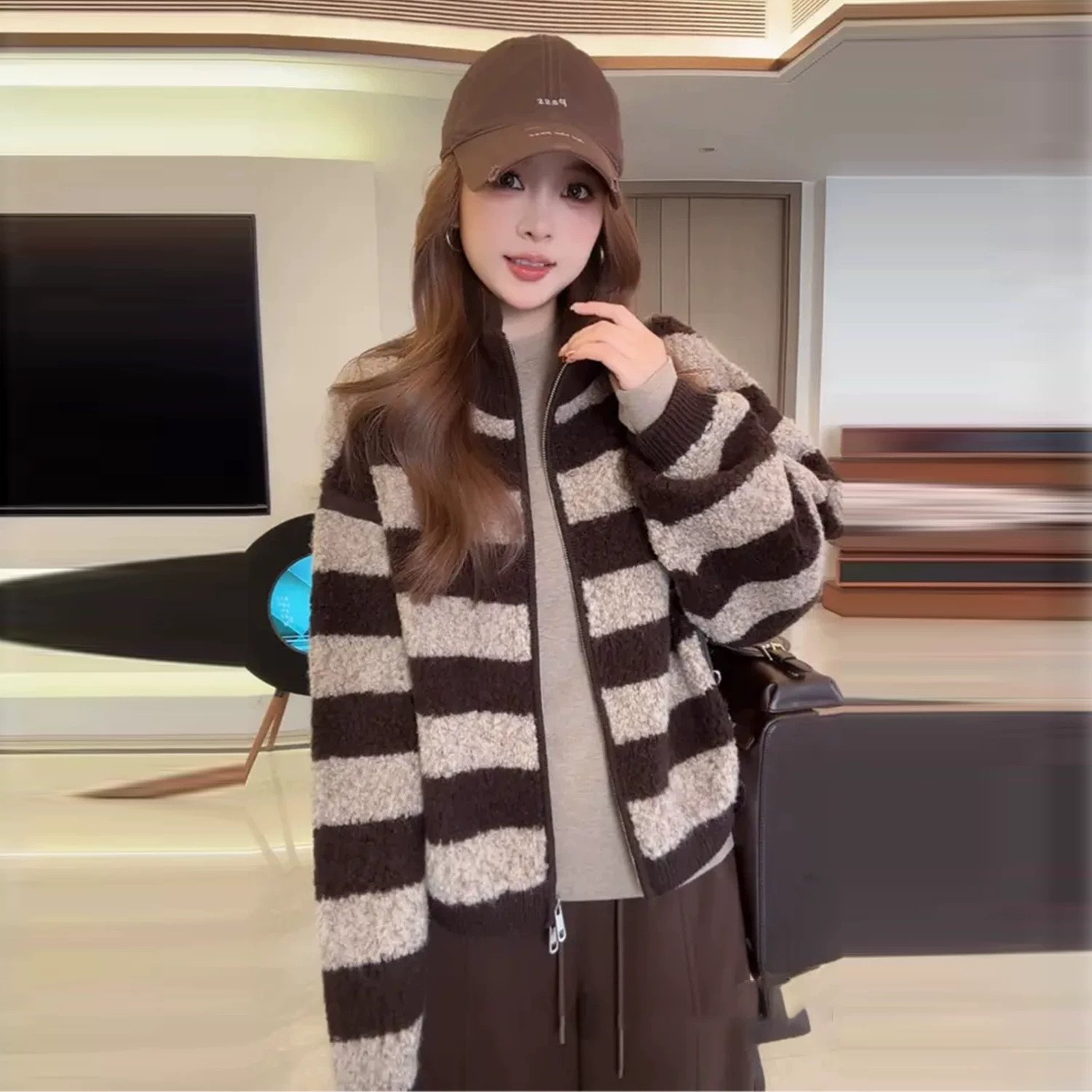 빈티지 스트라이프 뽀글이 하이넥 집업 자켓