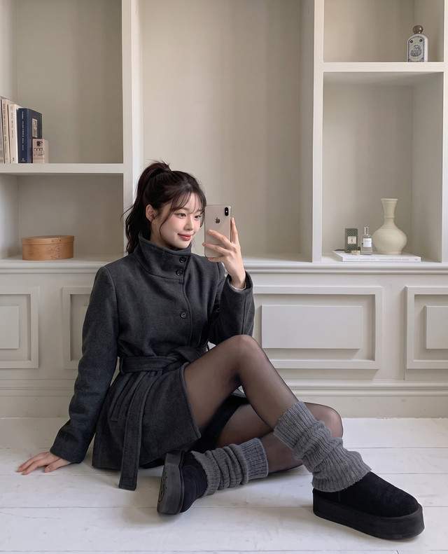클래식 하이넥 벨티드 울혼방 숏 코트