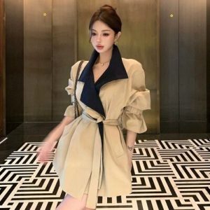 26100024 배색 카라 퍼프 소매 벨티드 트렌치 자켓