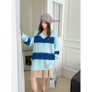 26100081 블루 단가라 모헤어 V넥 박시 니트