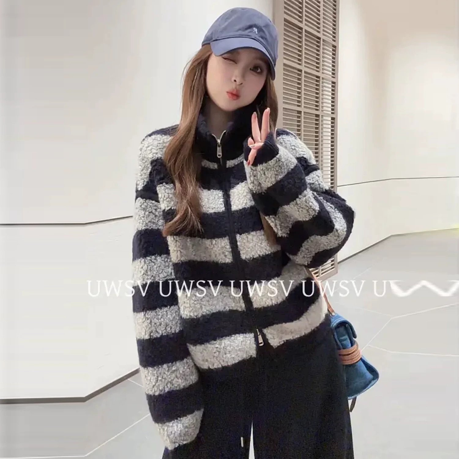 빈티지 스트라이프 뽀글이 하이넥 집업 자켓