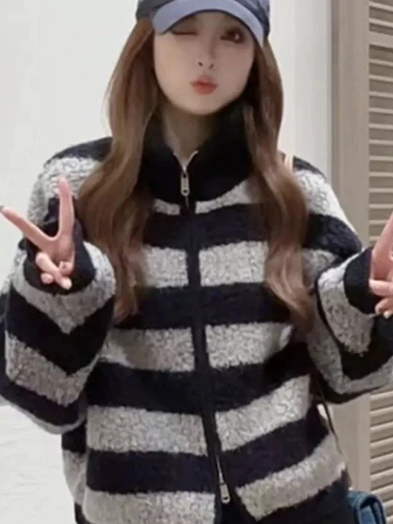 빈티지 스트라이프 뽀글이 하이넥 집업 자켓