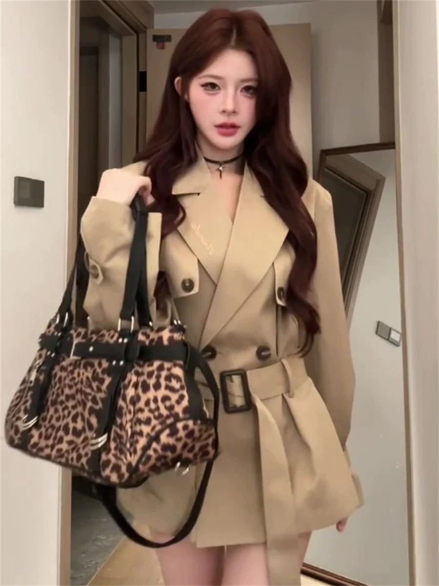 클래식 더블 버튼 벨티드 숏 트렌치 재킷
