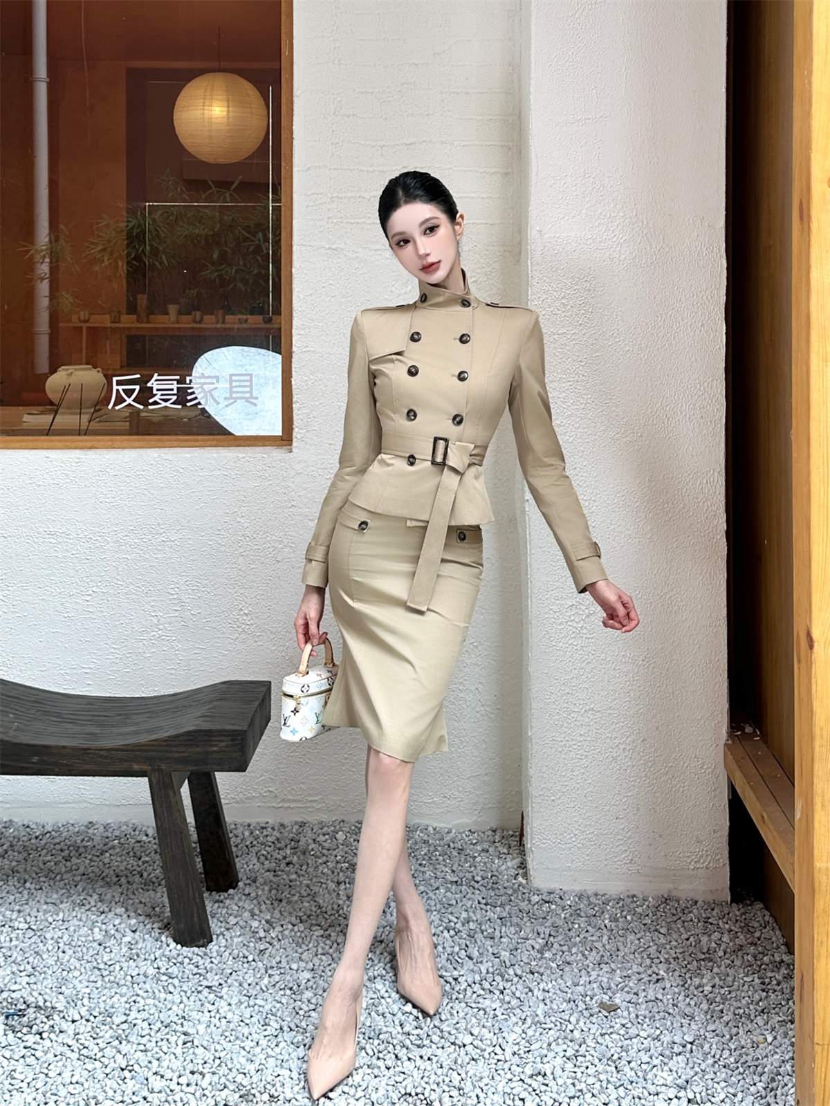 클래식 트렌치 하이넥 더블 자켓 미디 스커트 투피스 세트